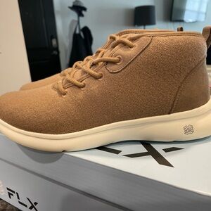 Women’s high top fur lined athletic shoe